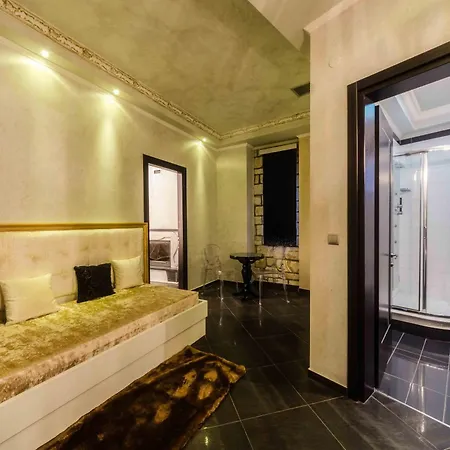 Chateau Rond Boutique & Káto Loutrákion