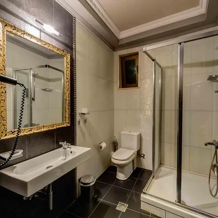 Chateau Rond Boutique & فندق Káto Loutrákion