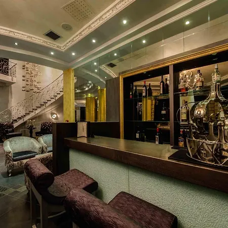 Chateau Rond Boutique & 3* Káto Loutrákion