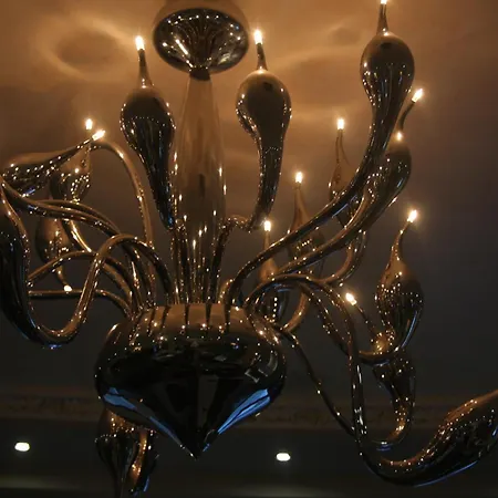 Chateau Rond Boutique & 酒店 3*