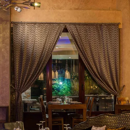 Chateau Rond Boutique & Káto Loutrákion