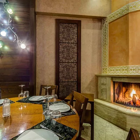 Chateau Rond Boutique & Káto Loutrákion