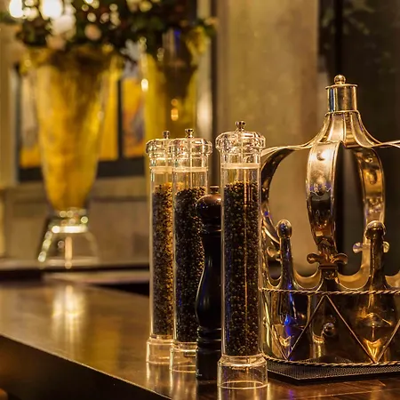 Chateau Rond Boutique & فندق Káto Loutrákion