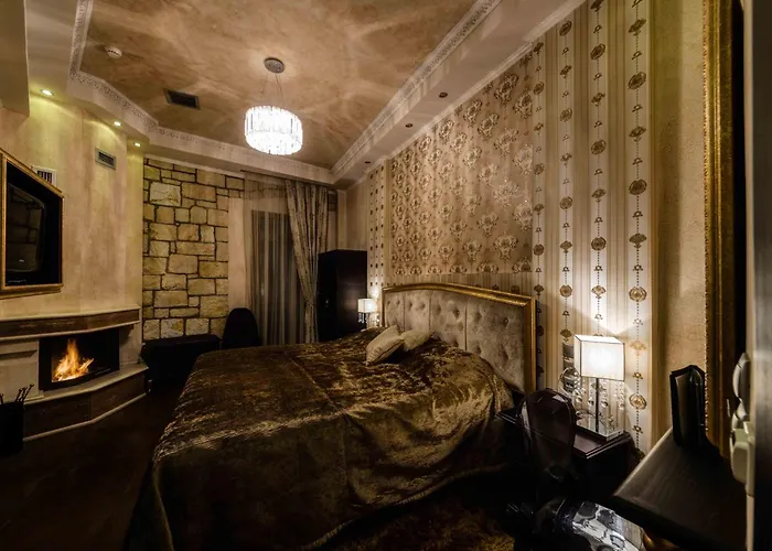 Chateau Rond Boutique & Hotel 3*