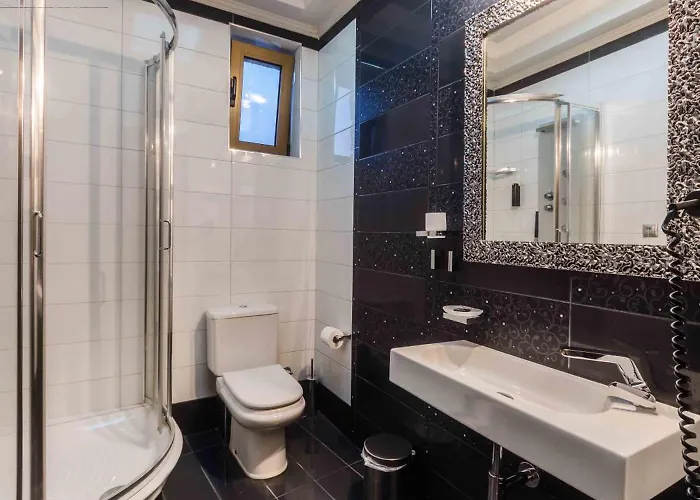 Chateau Rond Boutique & Hotel