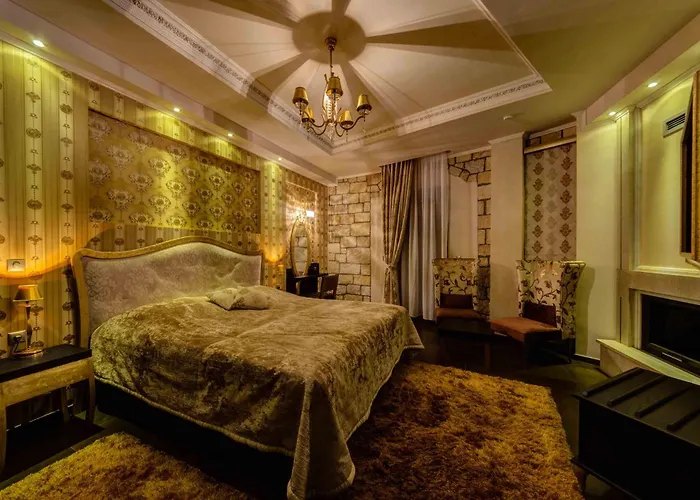 Chateau Rond Boutique &